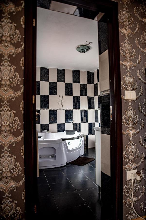 Отель Casa Robi Pestisani Экстерьер фото