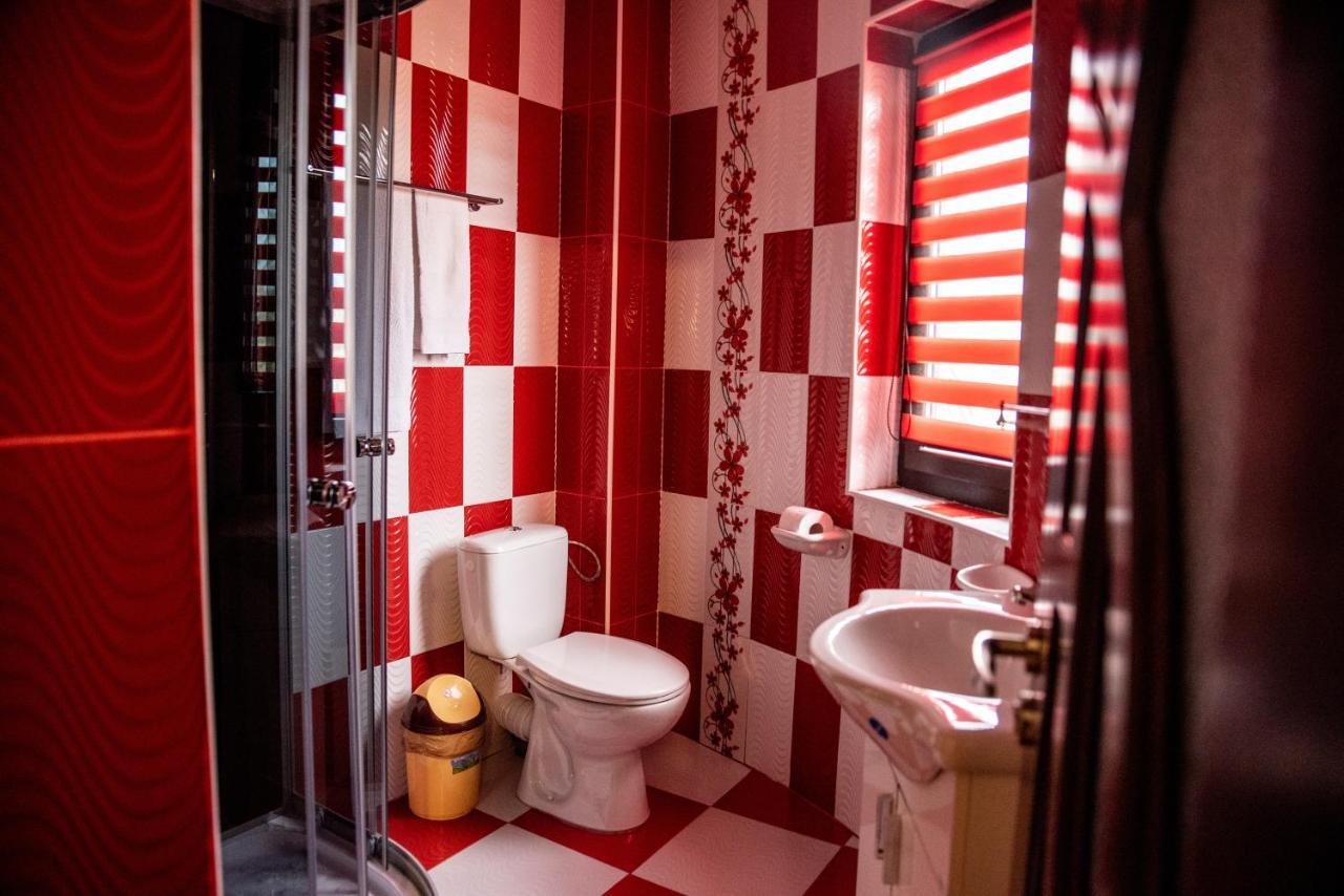 Отель Casa Robi Pestisani Экстерьер фото
