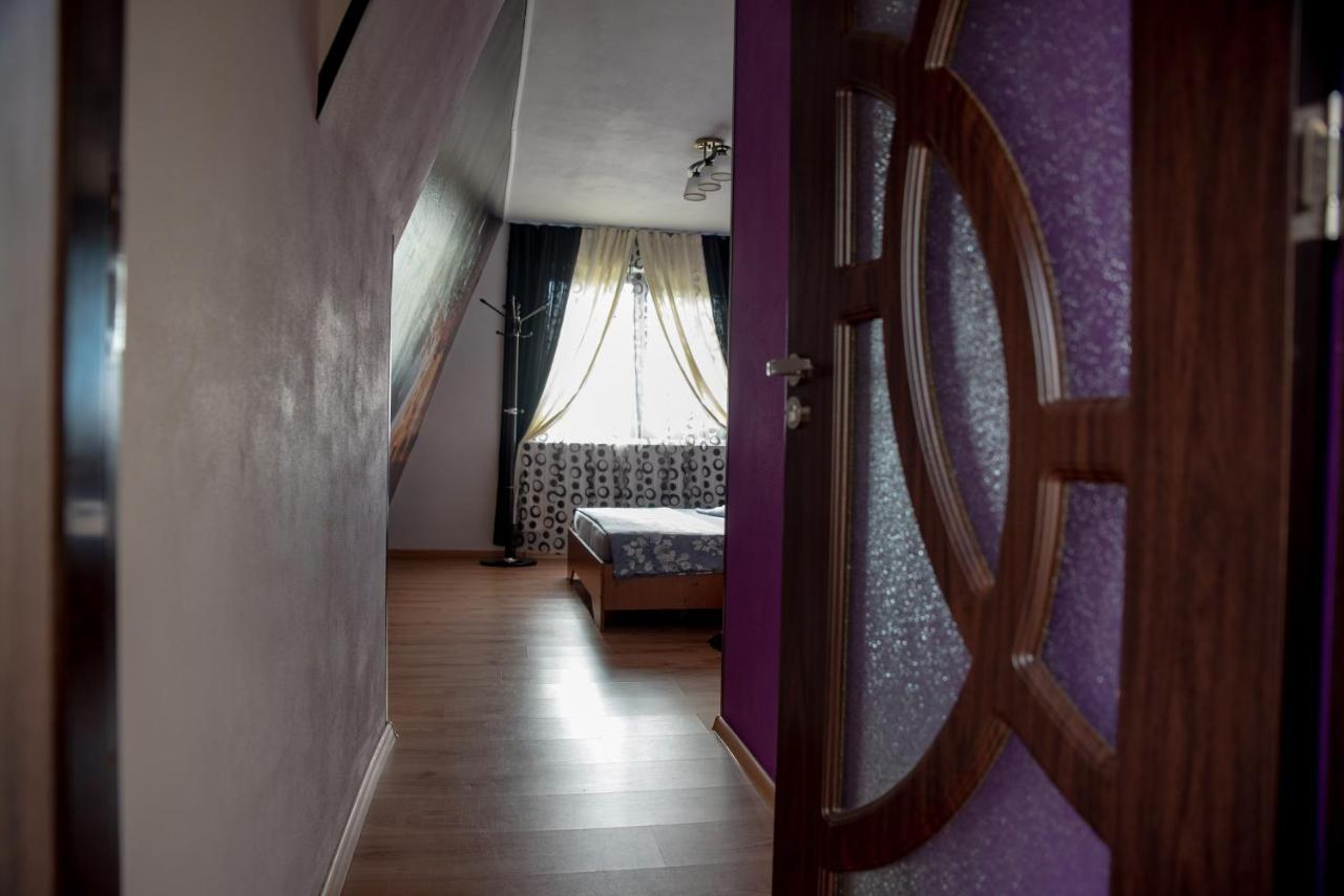 Отель Casa Robi Pestisani Экстерьер фото