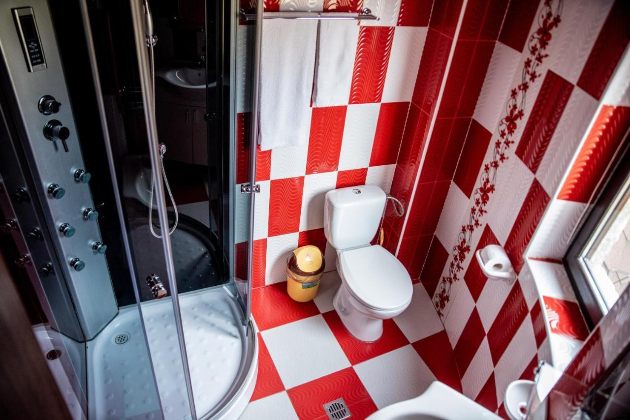 Отель Casa Robi Pestisani Экстерьер фото